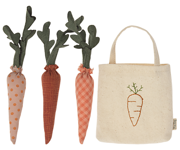 Carrots in Shopping Bag by Maileg