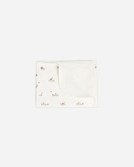 Swaddle || Bunnies by Quincy Mae