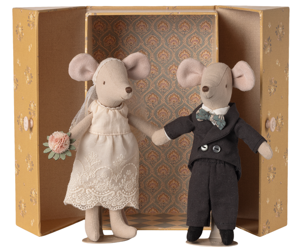 Wedding mice couple in box, Mum and dad by Maileg
