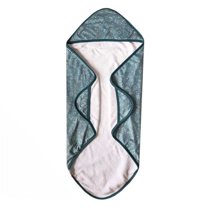 Premium Knit Hooded Towel - Hogwarts by Copper Pearl