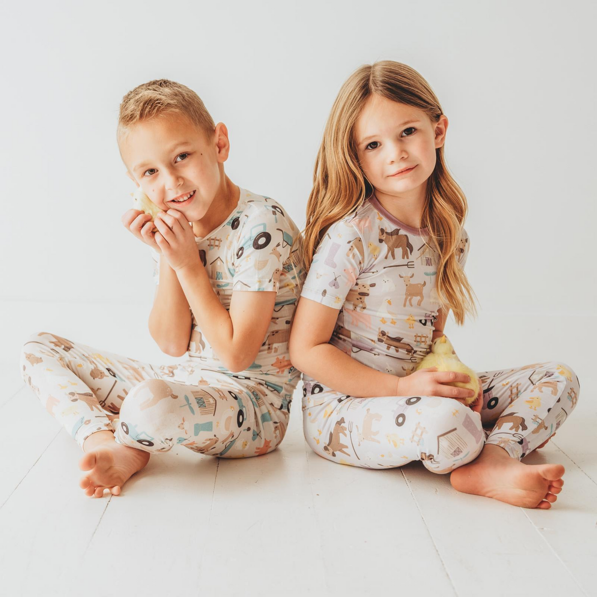 Print Short Sleeve Pajama Set in Latte Morning on the Farm by KicKee Pants