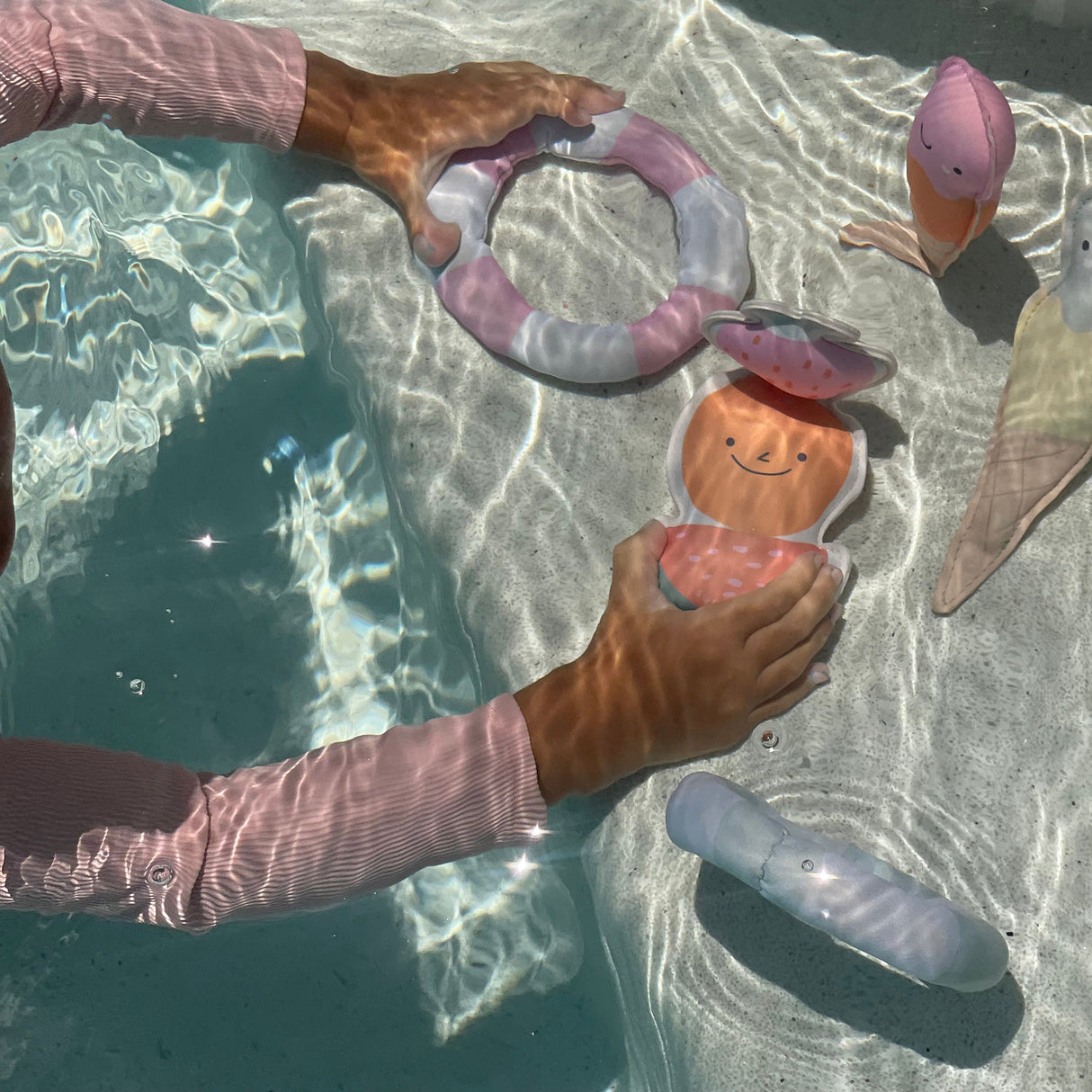 Dive Buddies- Cotton Candy Multi by Sunnylife