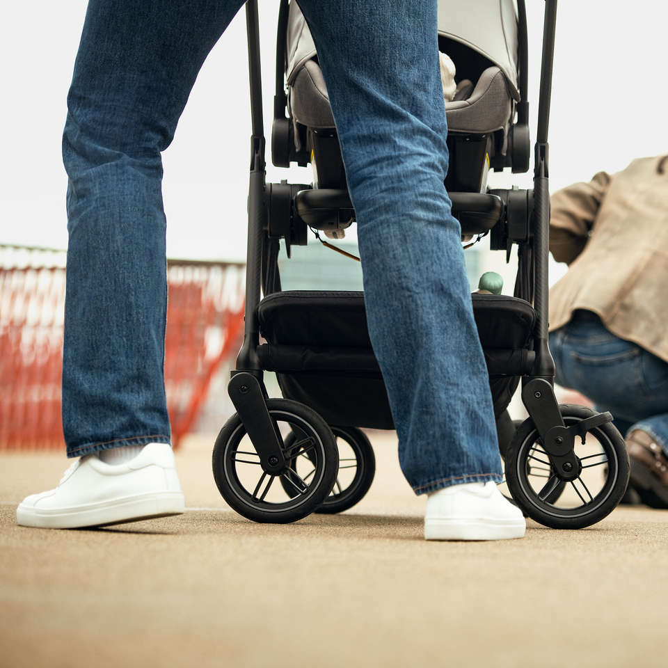 Nuna SWIV Stroller