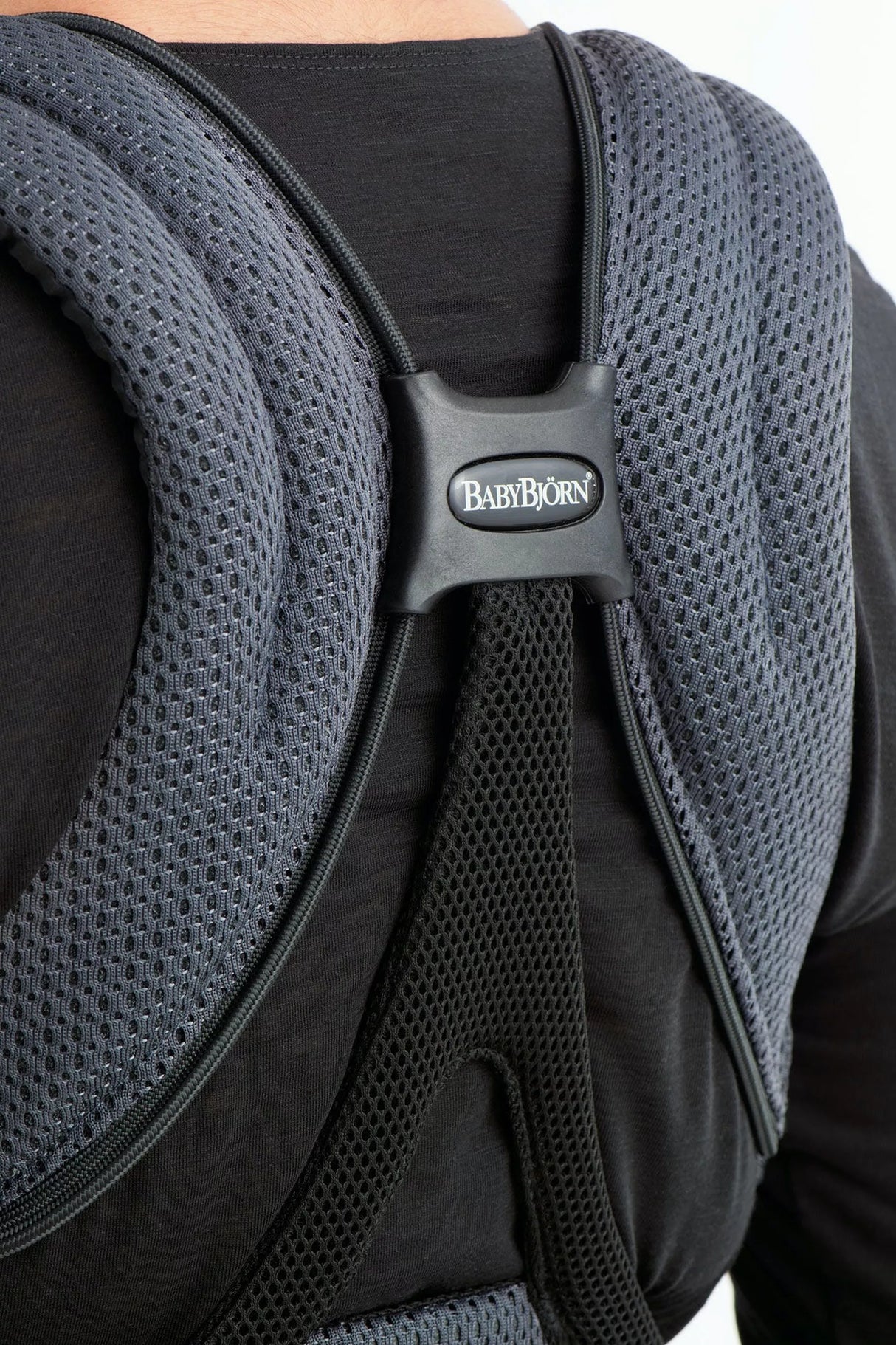 Baby Carrier Free - 3D Mesh in Anthracite by BabyBjorn