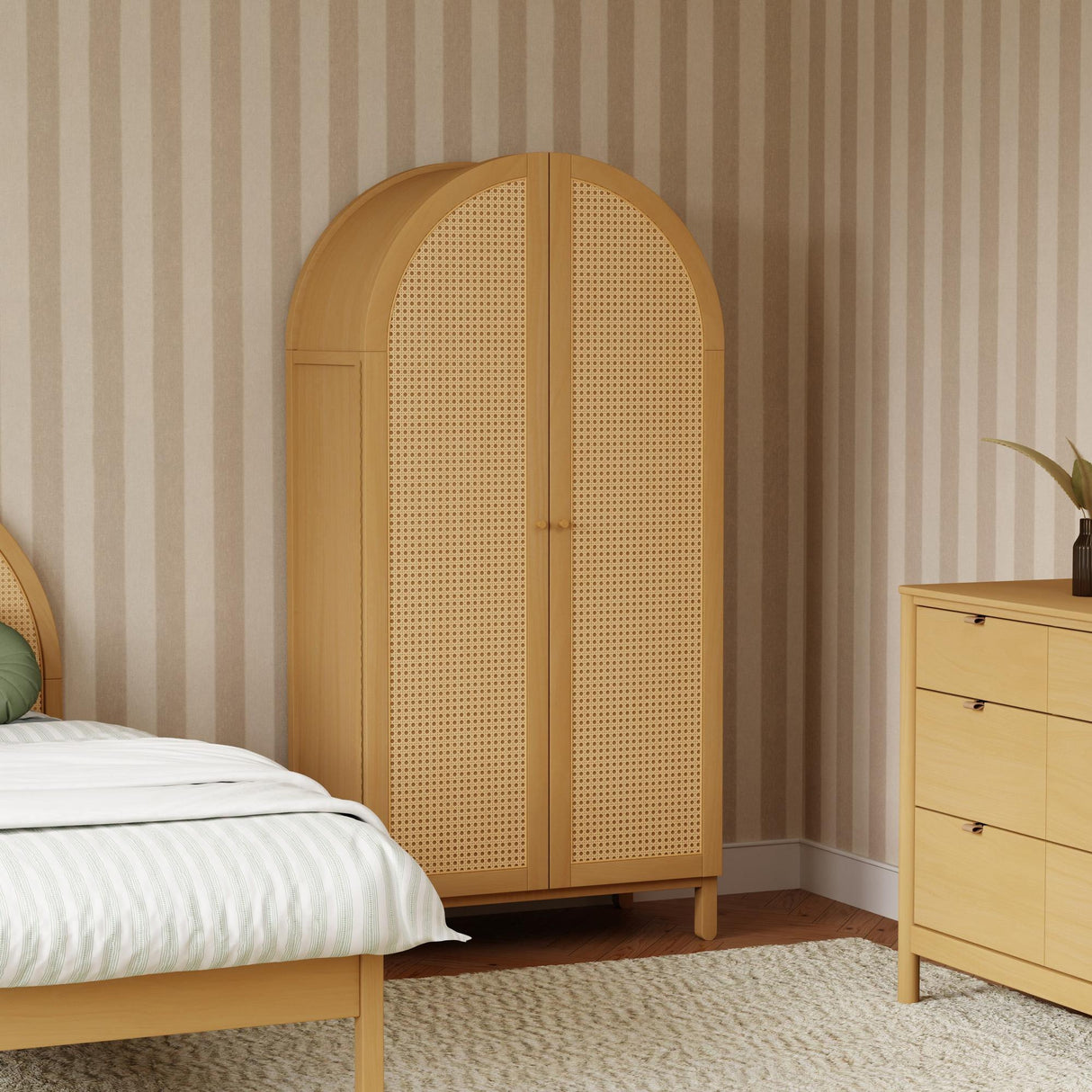 Babyletto Bondi Cane Armoire