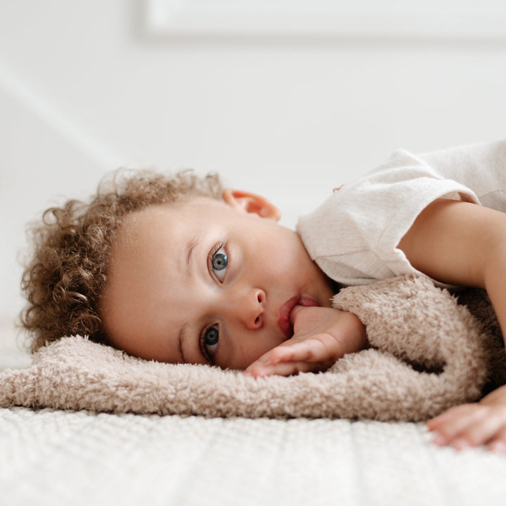 Bamboni Receiving Blanket in Birch by Saranoni