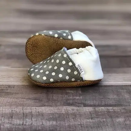 Trendy Baby Mocc Shop - Gray and White Polka Moccasins