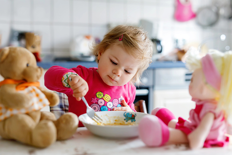 When Do Babies Start Using Utensils?