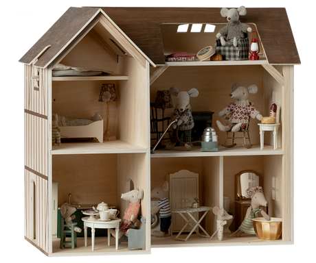 Mouse Hole Farmhouse by Maileg