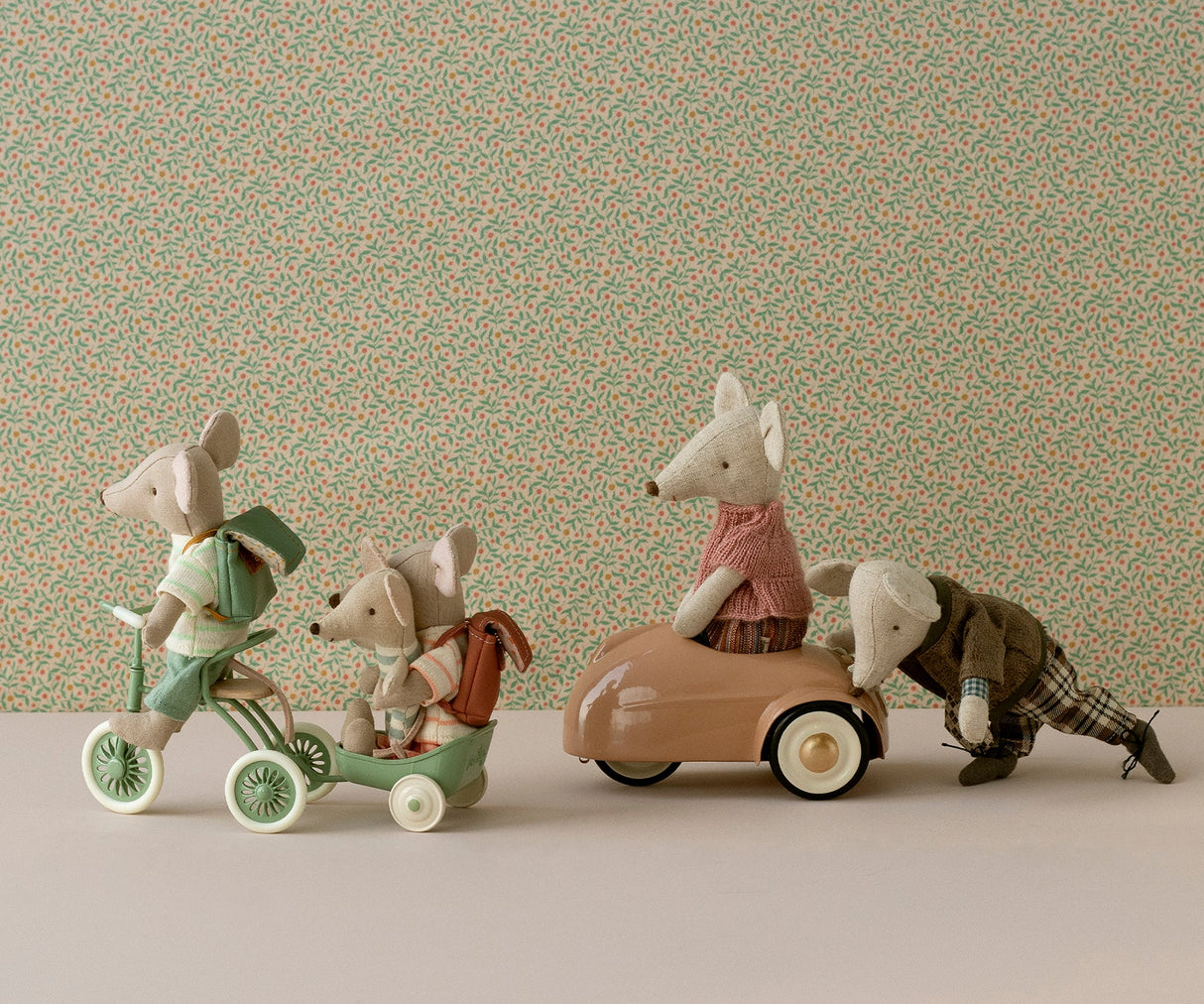 Tricycle Hanger, Mouse - Green by Maileg