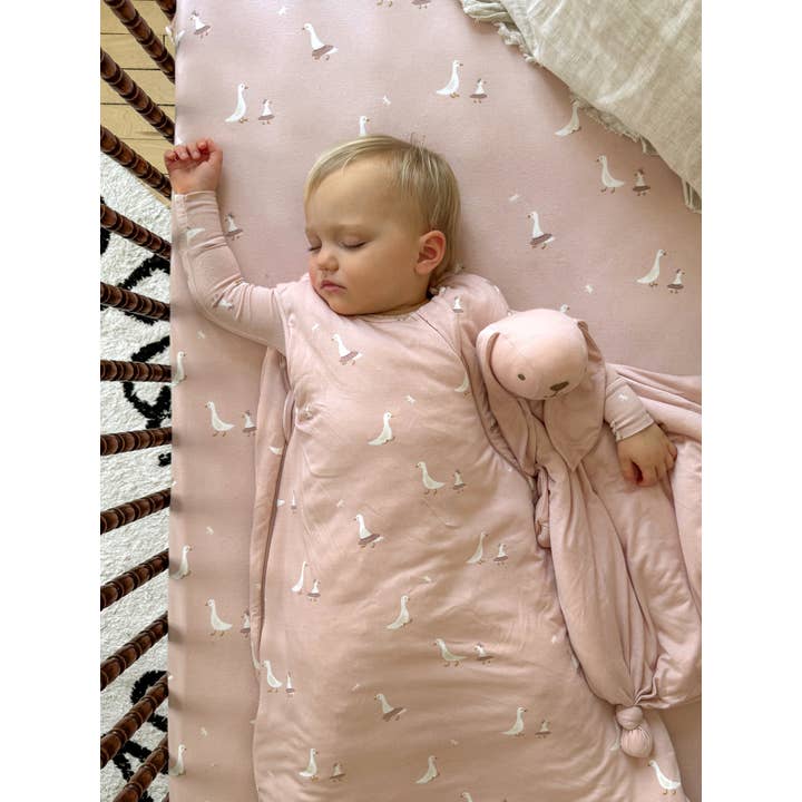 Crib Sheet- Tutu Goose by Gunamuna