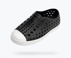 Native Jefferson kids shoes in Jiffy Black and Shell White