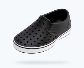 Native Miles kids shoes in Jiffy Black and Shell White