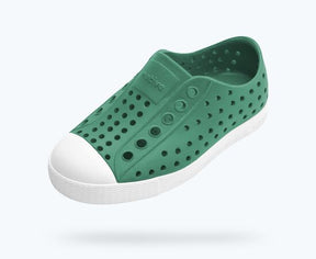 Native Jefferson kids shoes in Alpine Green and Shell White