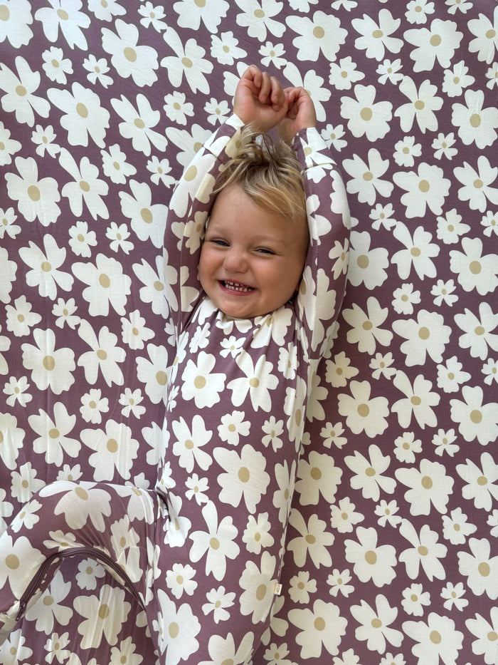 Crib Sheet - Blossom by gunamuna