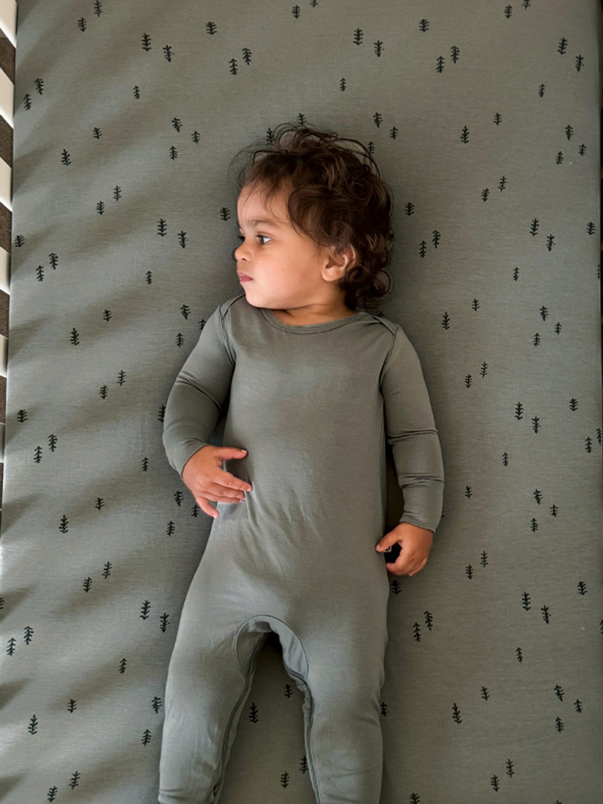 Crib Sheet - Forest by Gunamuna