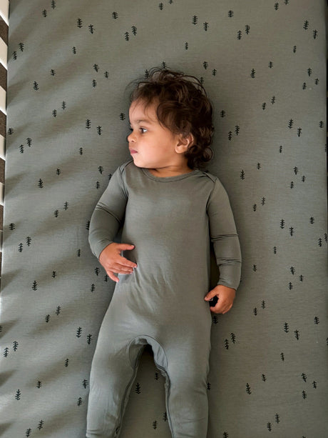 Crib Sheet - Forest by Gunamuna