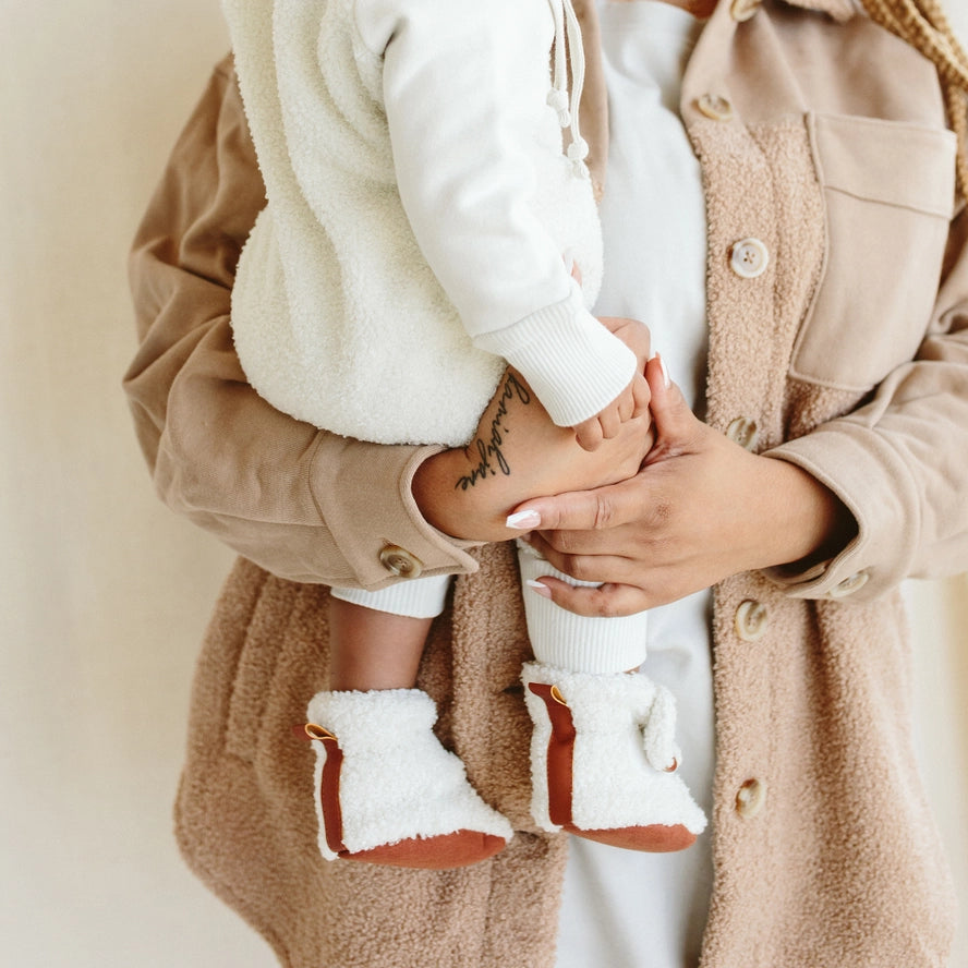 Sherpa Baby Stay-On Boots - Alabaster by goumikids