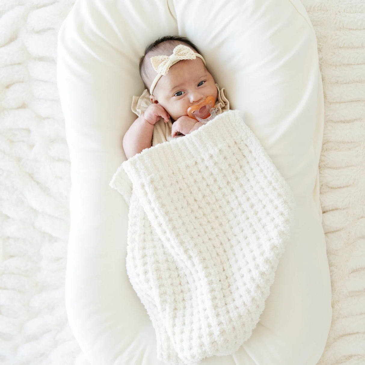 Waffle Knit Mini Blanket- Swan by Saranoni