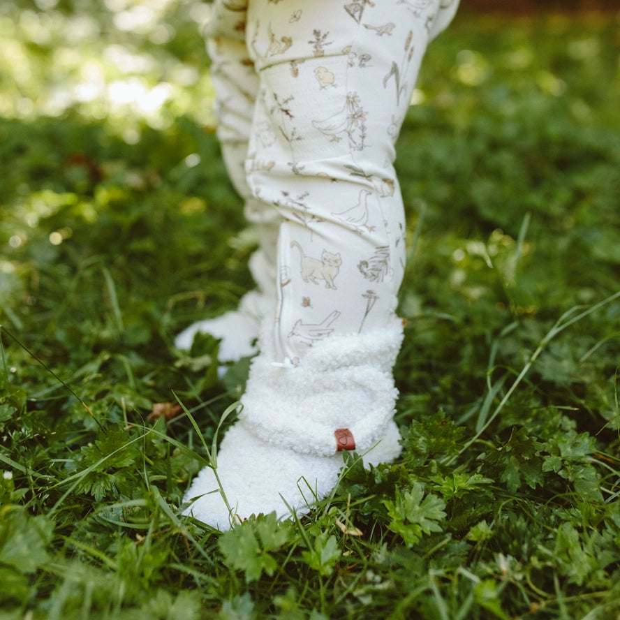 Sherpa Baby Stay-On Boots - Alabaster by goumikids