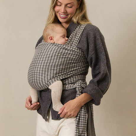Stormy Houndstooth Wrap by Solly Baby
