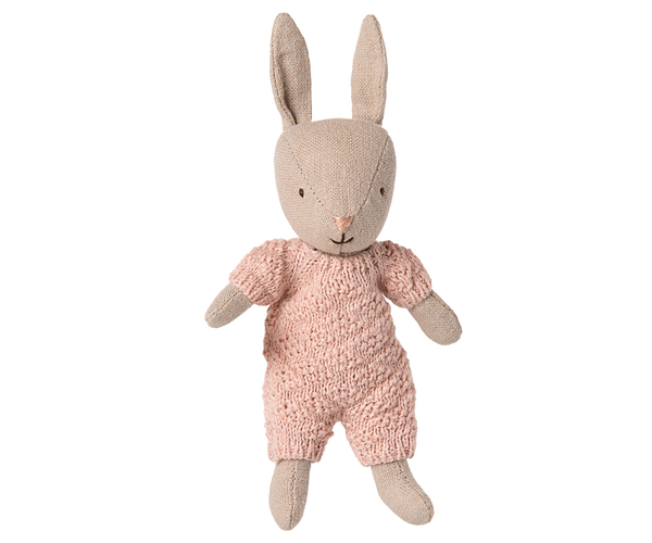 Rabbit, Micro - Sand - Rose knitted suit by Maileg