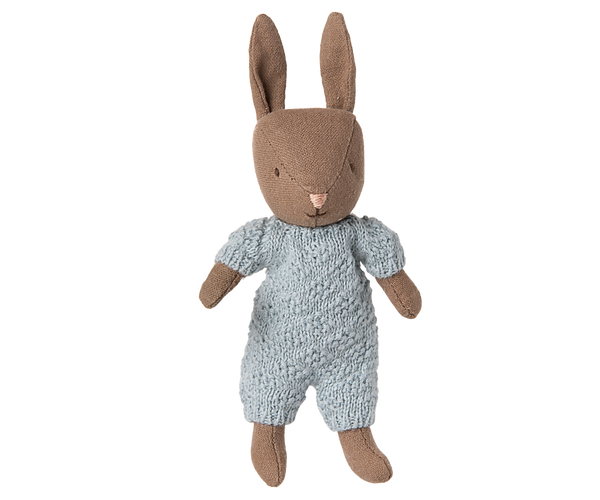 Rabbit, Micro- Brown- Blue knitted suit by Maileg