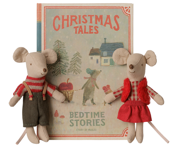 Christmas twin mice, Little sister and brother in book by Maileg