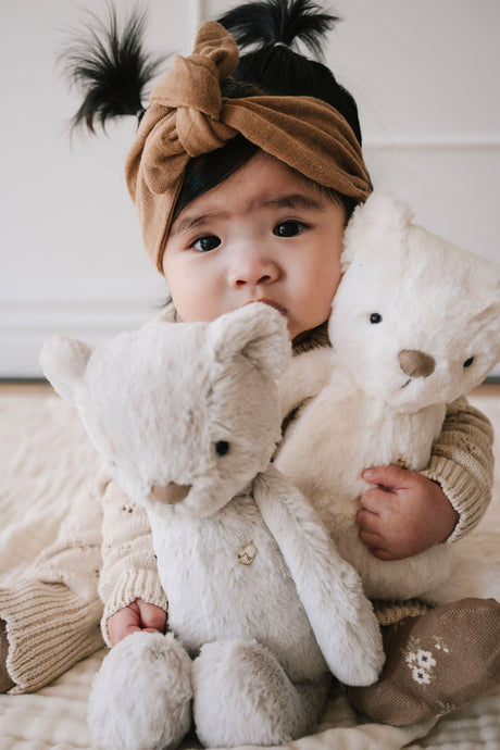 Snuggle Bunnies - George the Bear - Willow by Jamie Kay