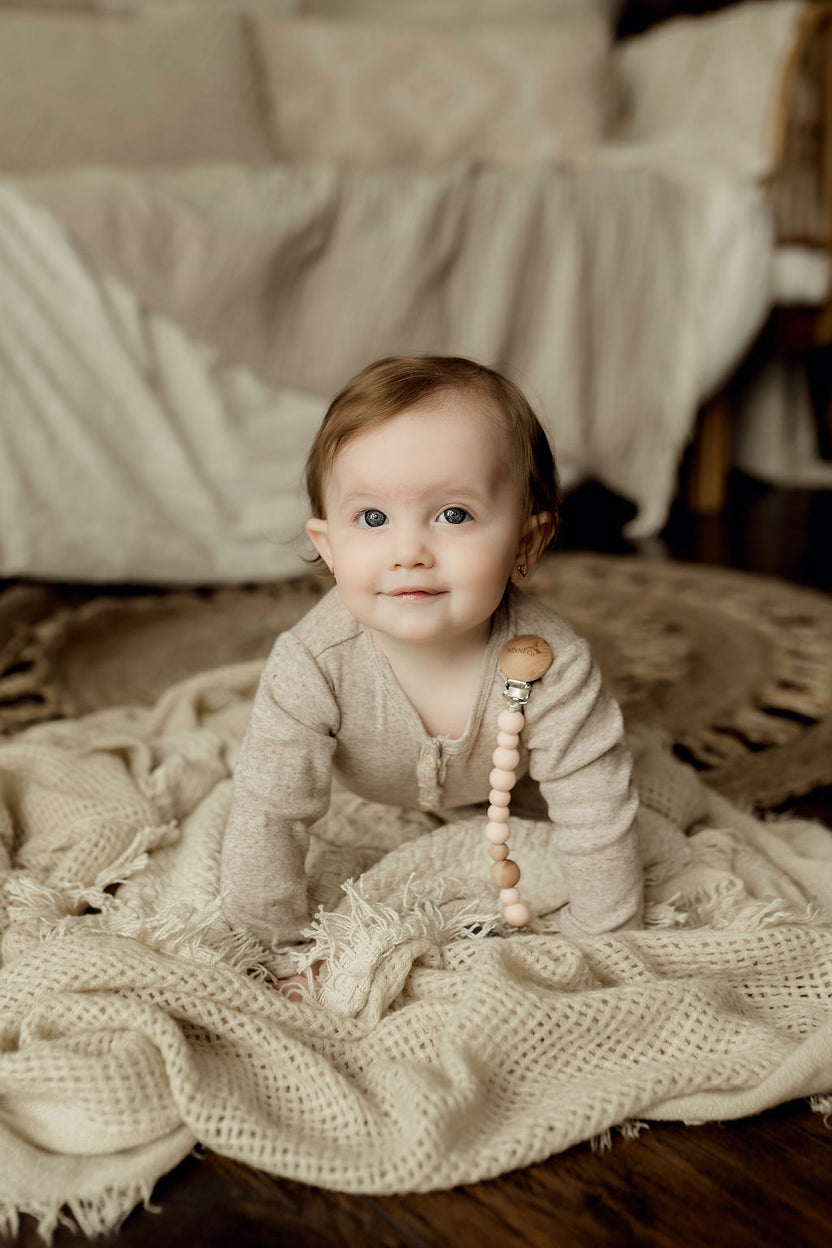 Ninni Co. Rosebud Pacifier Clip
