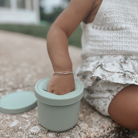 Spill-Proof Snack Cup - Leaf by noüka