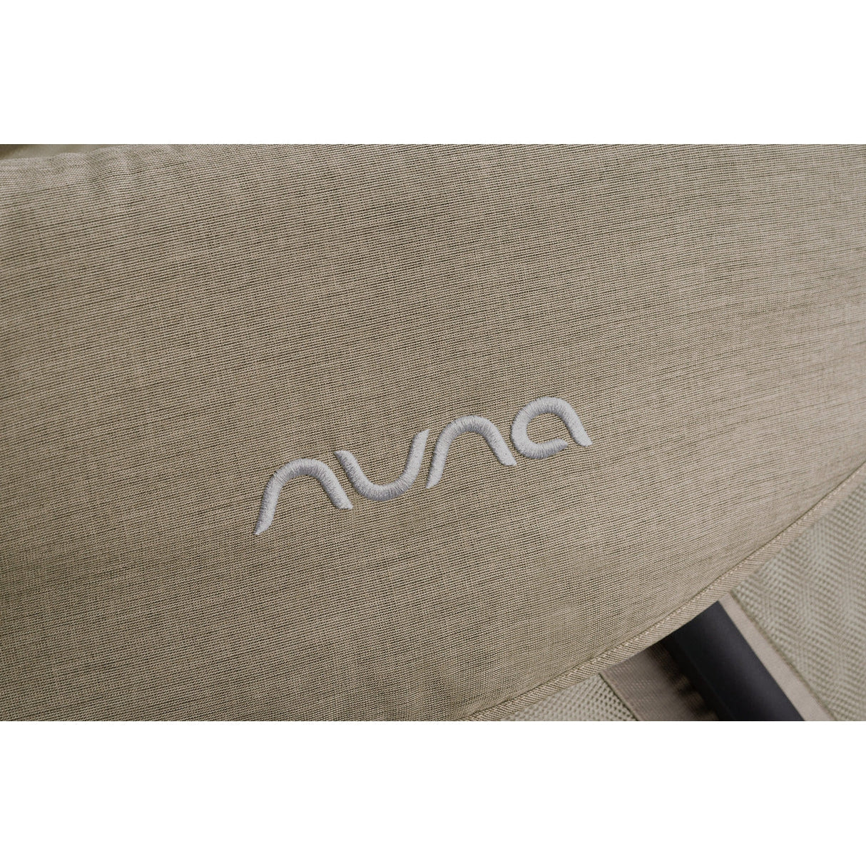 Nuna SENA Aire Playard with Zip-Off Bassinet