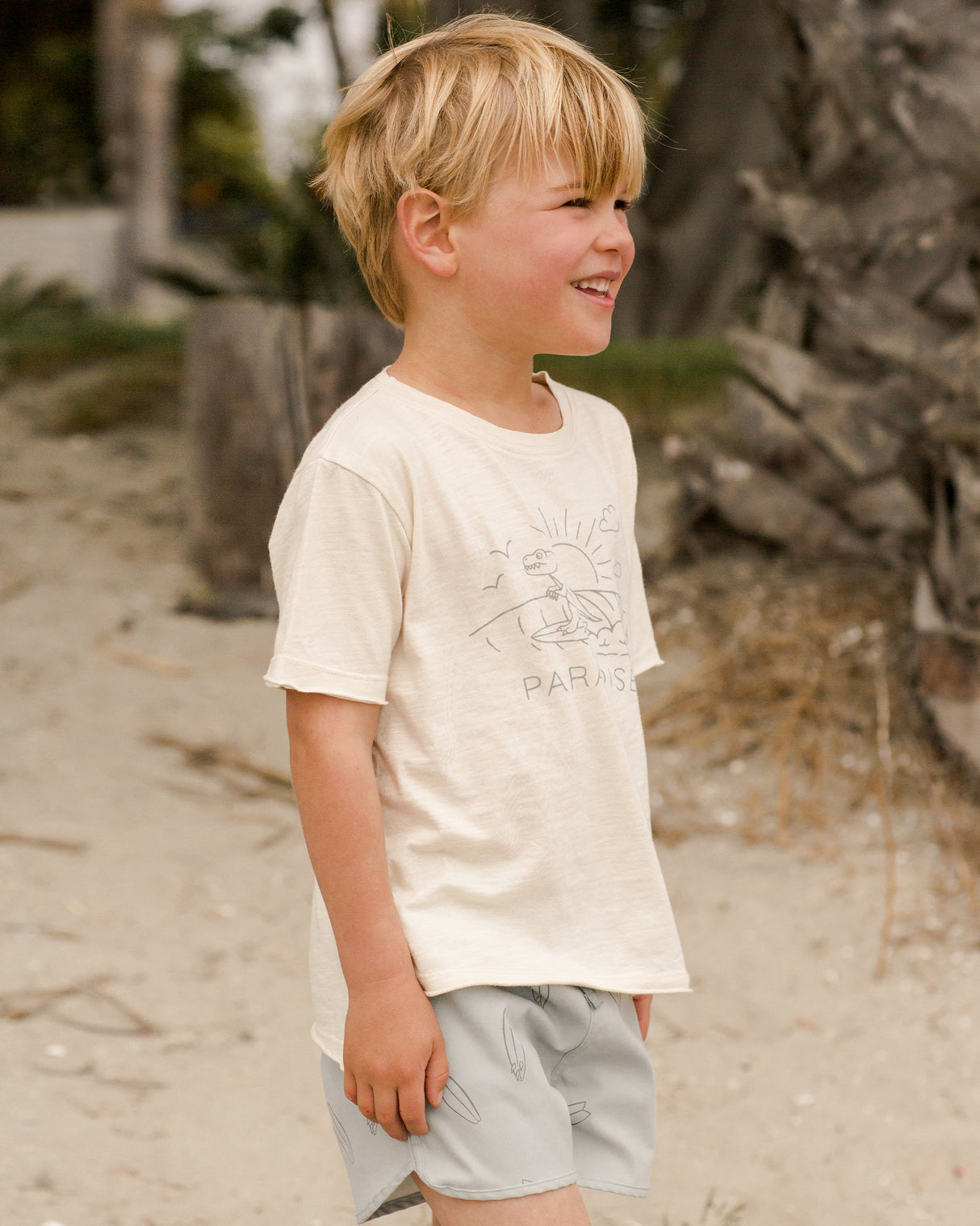 raw edge tee || paradise by Rylee + Cru