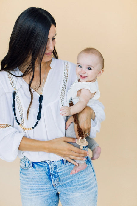 The Luke Teething Necklace by Chewable Charm