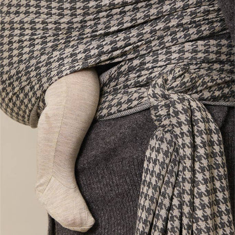 Stormy Houndstooth Wrap by Solly Baby