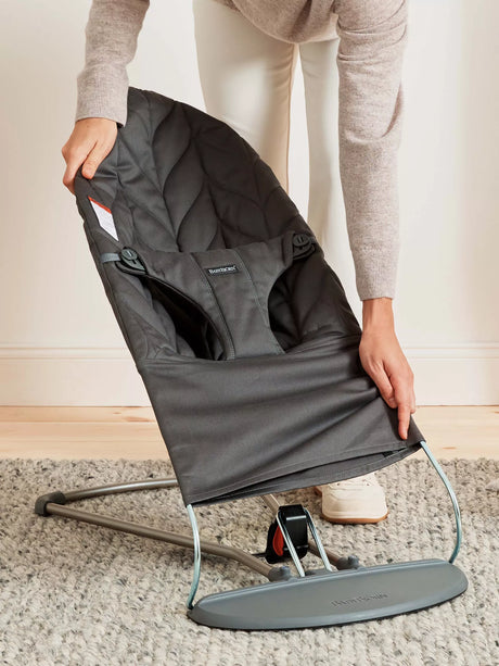 Bouncer Bliss - Cotton Petal Quilt in Anthracite by BabyBjorn