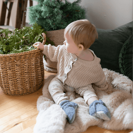 Sherpa Snap Booties Grey by Robeez