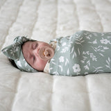 Stretchy Swaddle - Sweet Alyssum by Saranoni