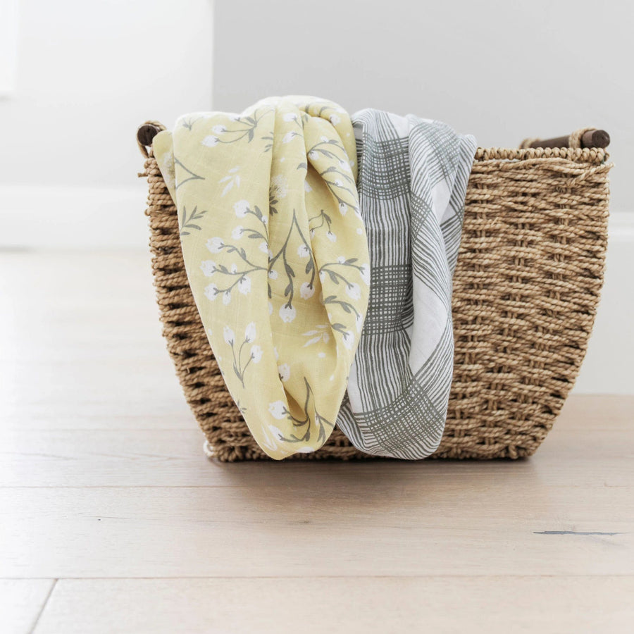 Cotton Muslin 2-pack Swaddles in Yellow Buds by Saranoni