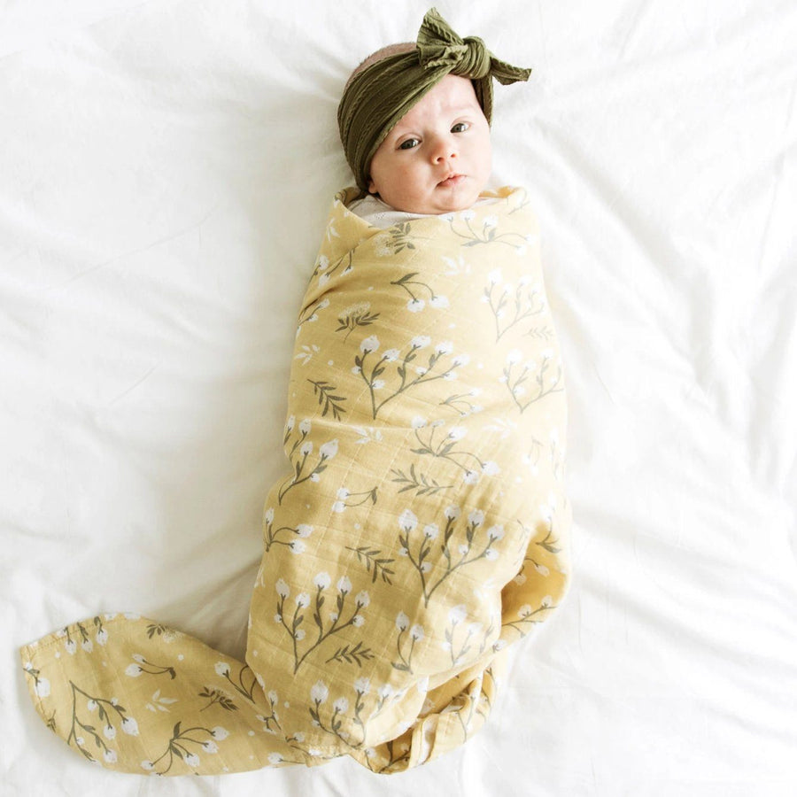 Cotton Muslin 2-pack Swaddles in Yellow Buds by Saranoni