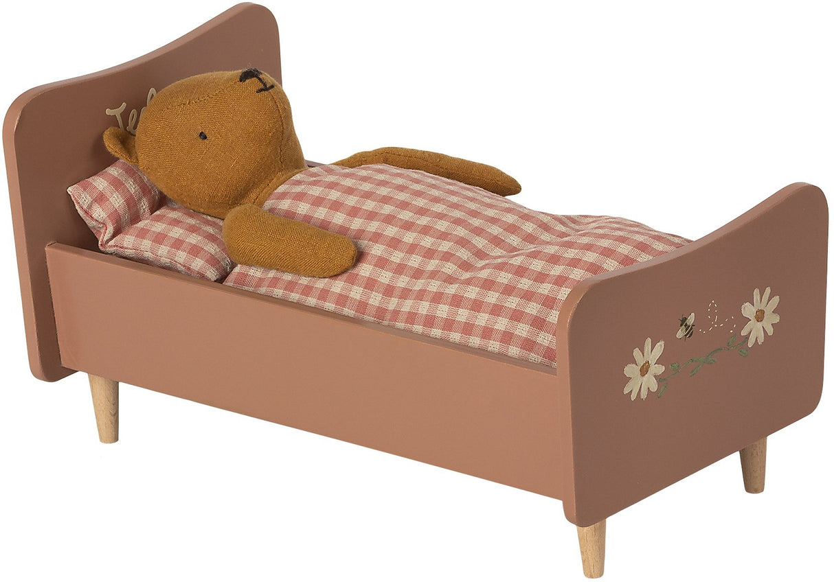 Wooden bed for Teddy Mom in Rose by Maileg