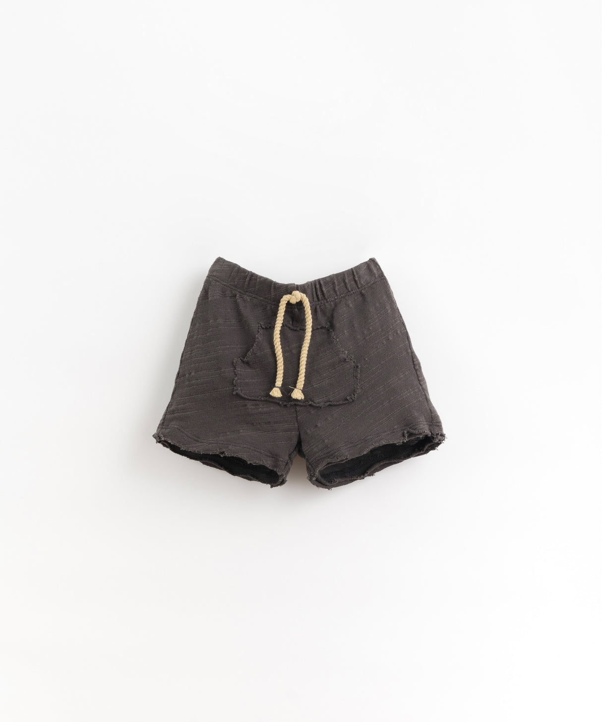 Shorts of recycled fibres | Play Up