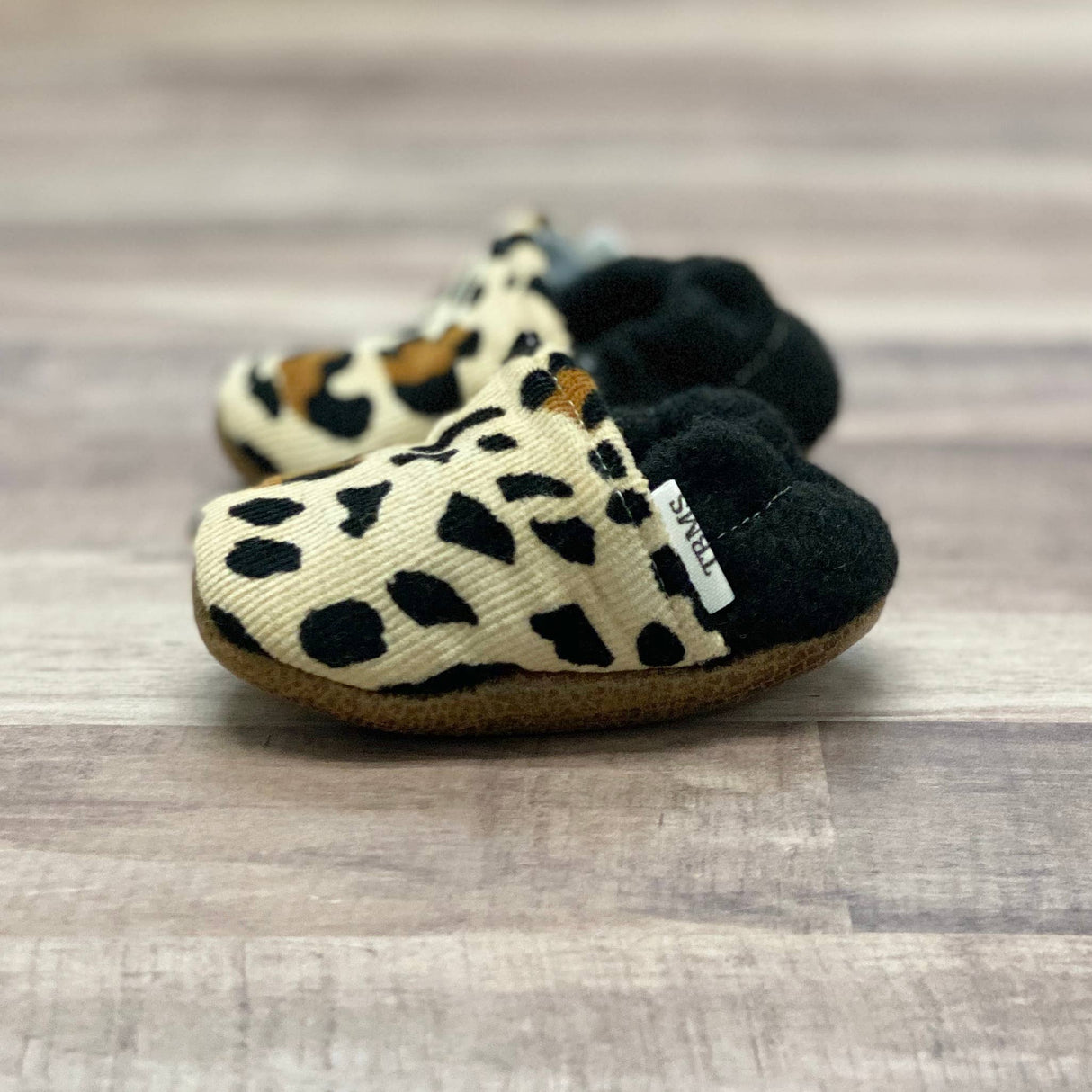 Trendy Baby Mocc Shop - Corduroy Leopard Moccasins