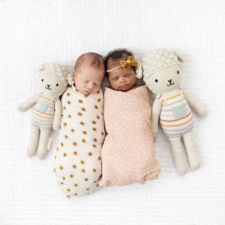 Avery The Lamb in Regular 20" by cuddle + kind