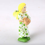 Happy Family in Caucasian by Hape