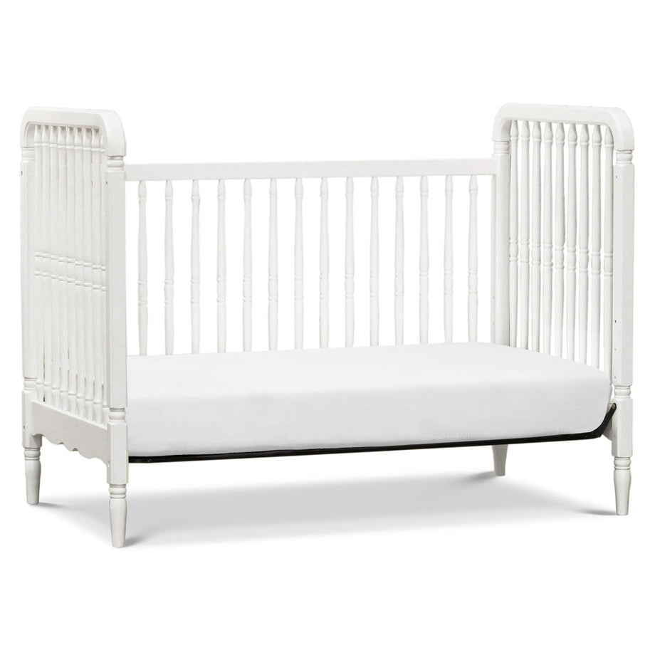 Vintage spindle outlet crib