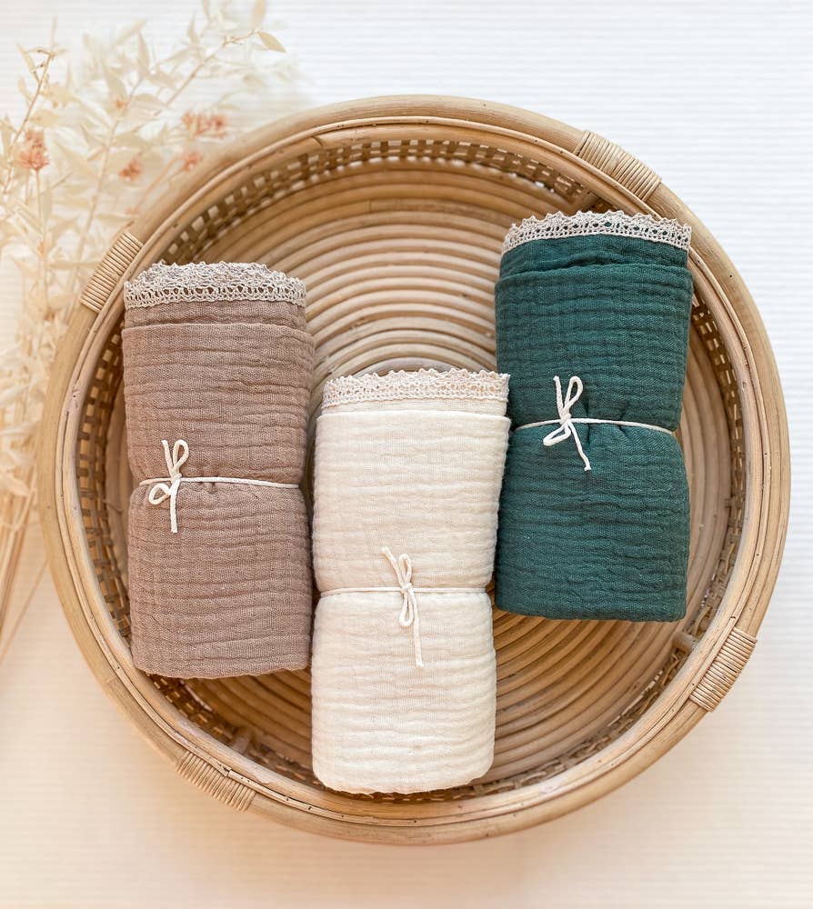 Evelina Apparel - Swaddle blanket /  3 layer muslin